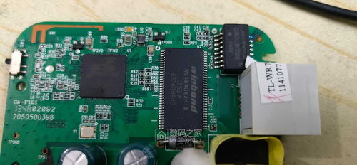 TP-Link WR700N拆解與便攜式中繼器改造全攻略